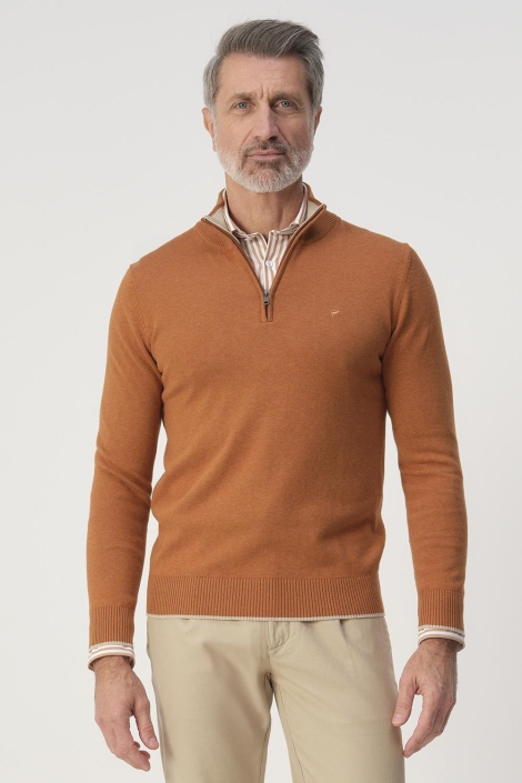 Campbell oranje heren trui | Model vooraanzicht