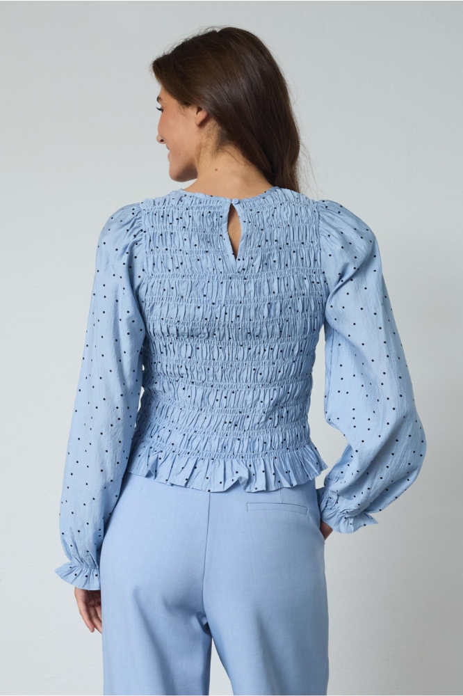 SisterS point blauwe dames blouse | Model achteraanzicht