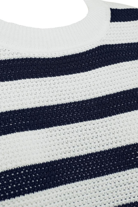 Freequent witte dames trui | Close up