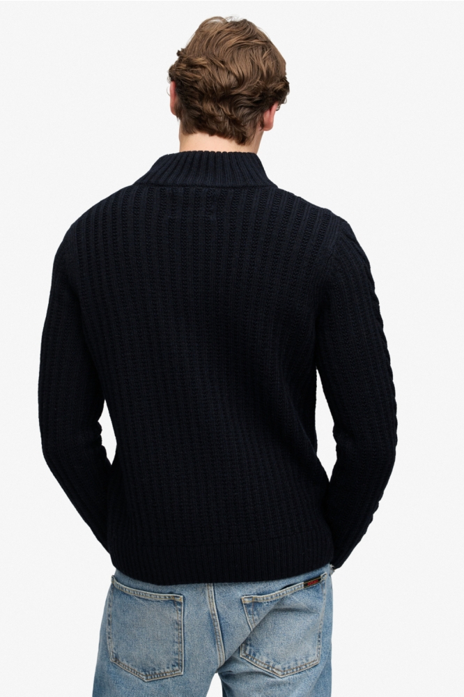 Superdry blauwe heren trui | Model achteraanzicht