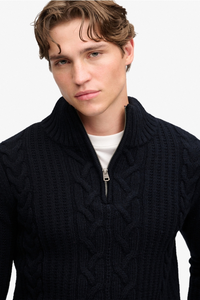 Superdry blauwe heren trui | Close up