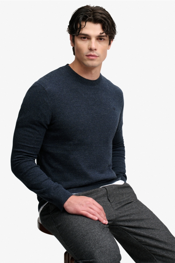 Superdry blauwe heren trui | Model vooraanzicht