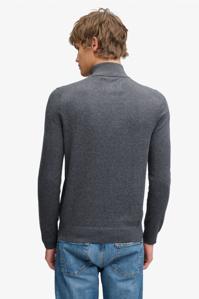Superdry grijze heren trui | Model achteraanzicht