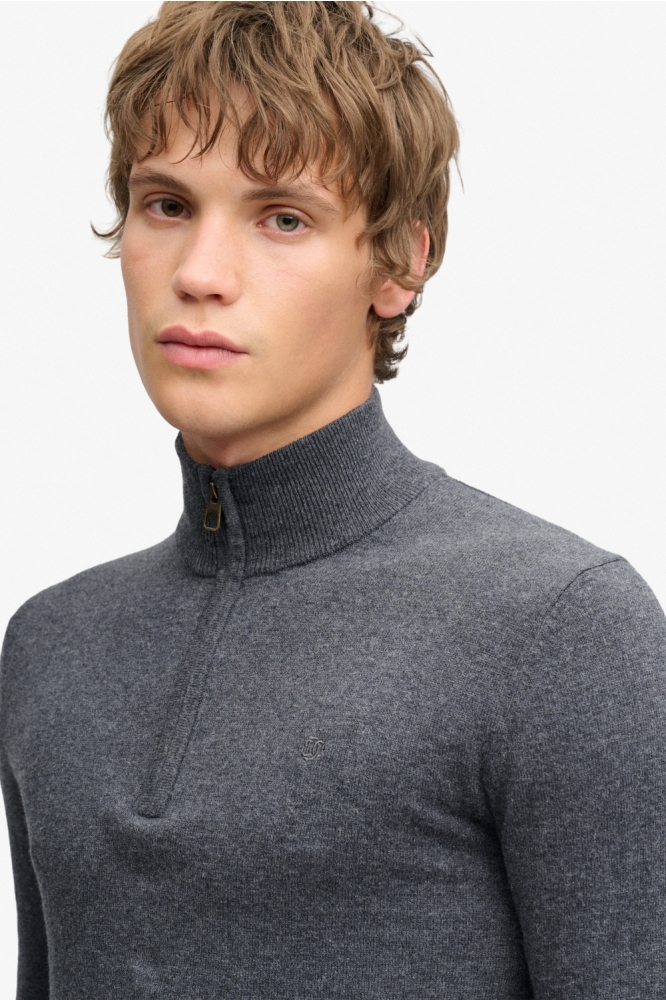 Superdry grijze heren trui | Close up