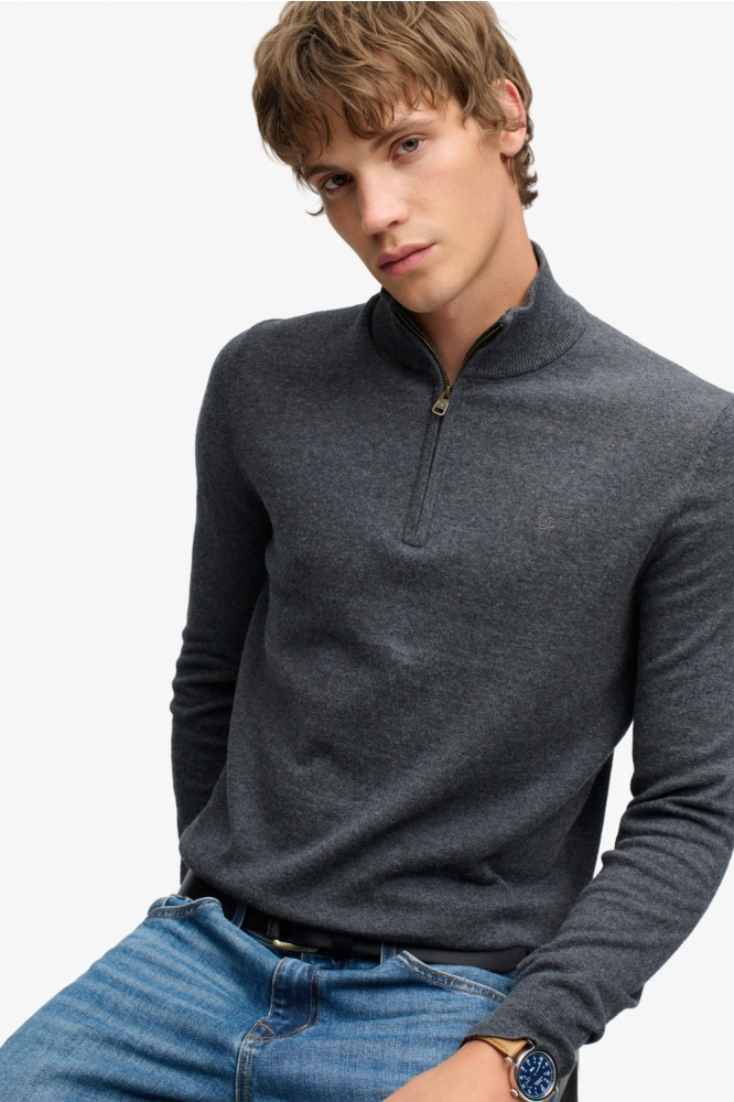 Superdry grijze heren trui | Model vooraanzicht