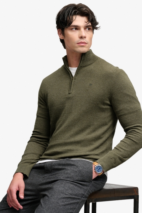 Superdry groene heren trui | Model zijaanzicht