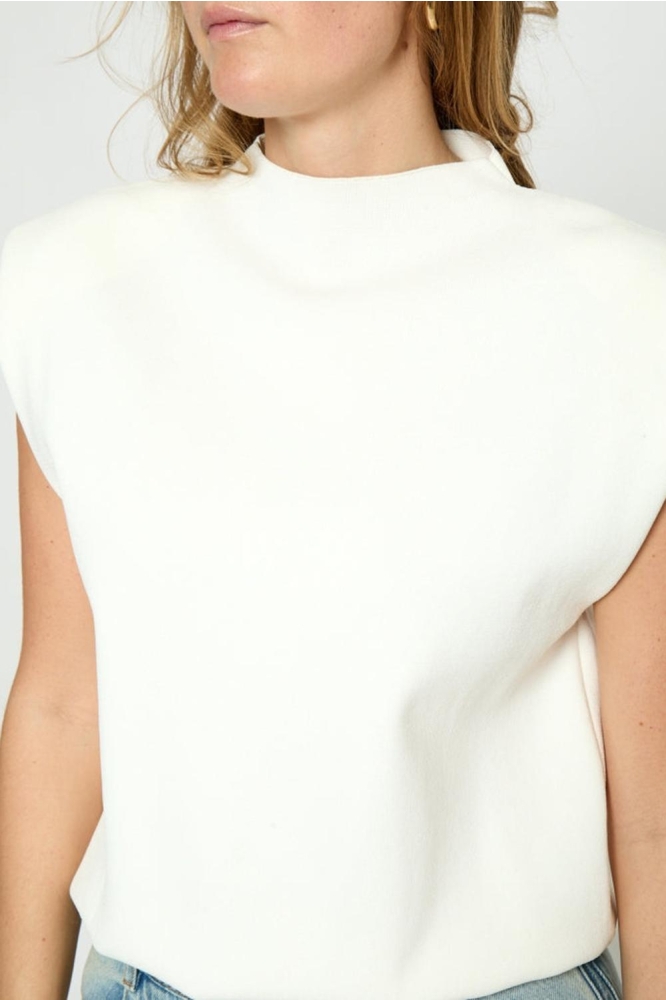 Minus ecru dames trui | Model vooraanzicht