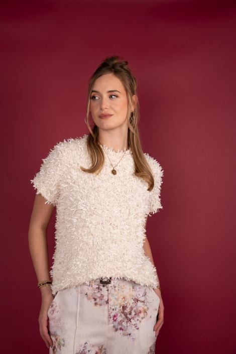 I-coni-K ecru dames trui | Model vooraanzicht