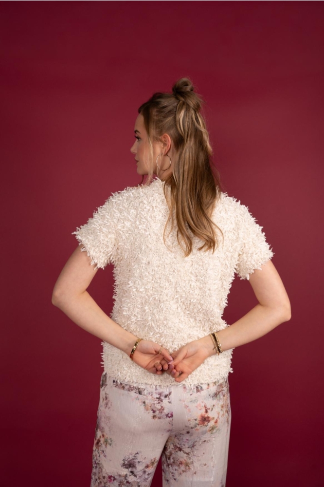 I-coni-K ecru dames trui | Model achteraanzicht