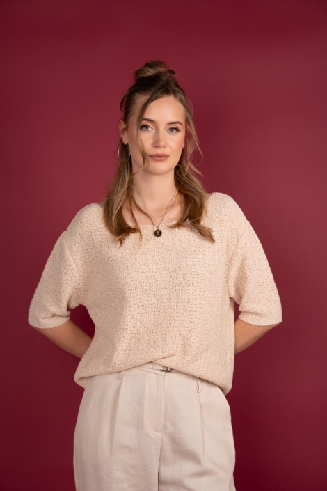 I-coni-K beige dames trui | Model vooraanzicht
