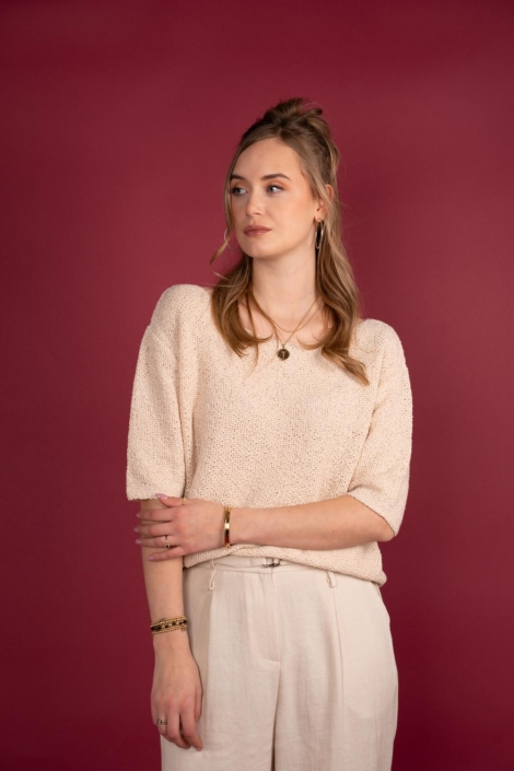 I-coni-K beige dames trui | Model vooraanzicht