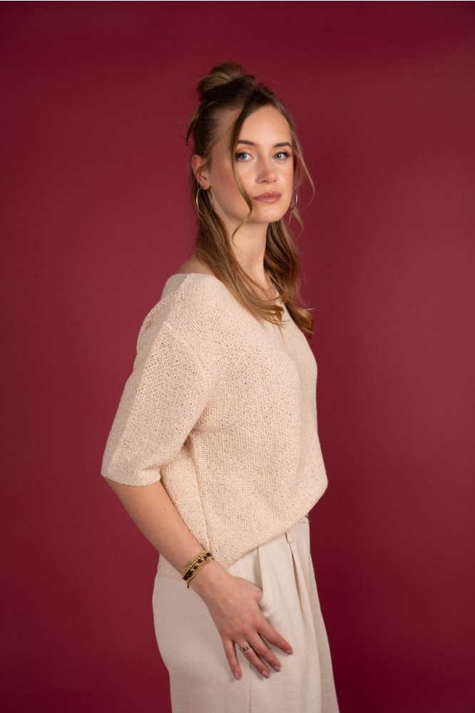 I-coni-K beige dames trui | Model zijaanzicht