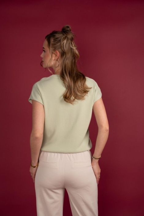 I-coni-K groene dames trui | Model achteraanzicht