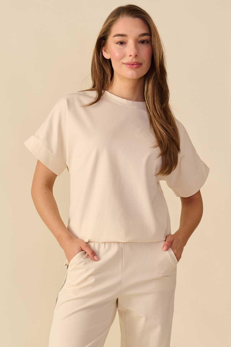 FOS Amsterdam beige dames t-shirt | Model vooraanzicht