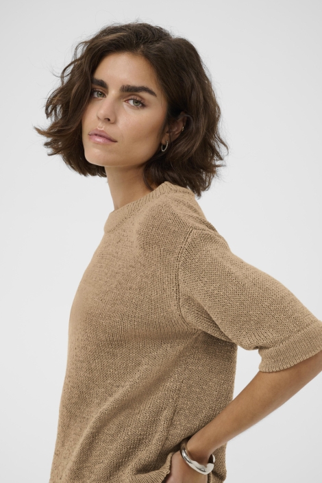 Kaffe taupe dames t-shirt | Model zijaanzicht