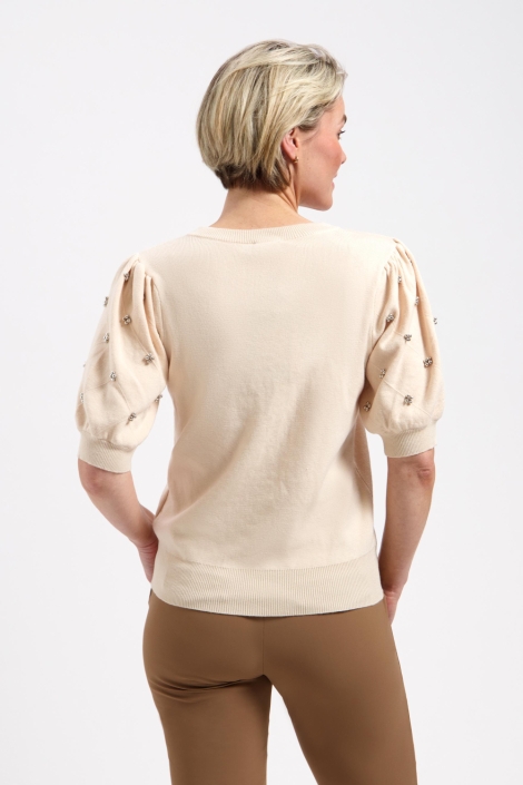 Lady Day ecru dames trui | Model achteraanzicht