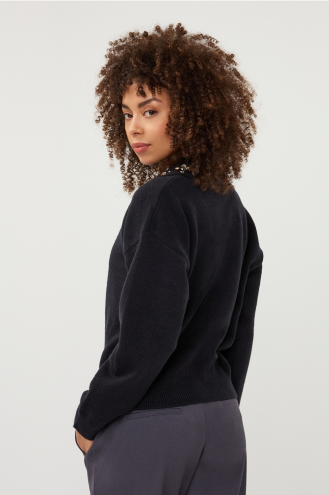 EsQualo zwarte dames trui | Model achteraanzicht