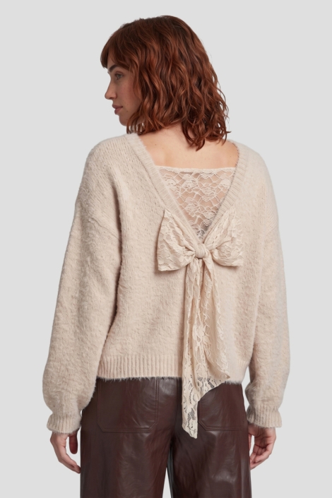Fluresk beige dames trui | Model achteraanzicht