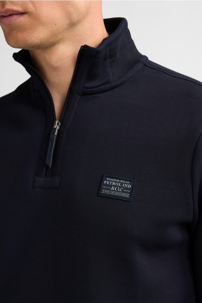 Petrol Industries blauwe heren sweater | Close up