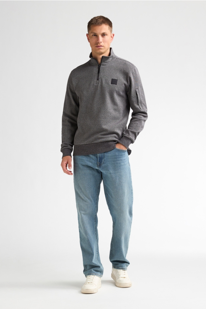 Petrol Industries zwarte heren sweater | Model