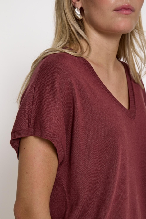 Minus bordeaux dames trui | Close up