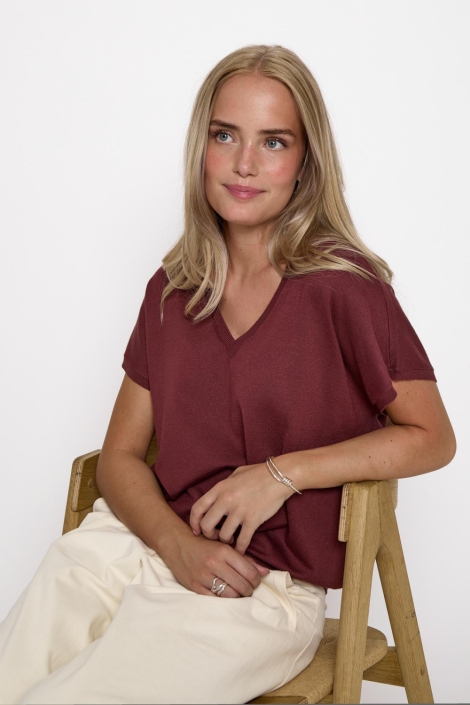 Minus bordeaux dames trui | Model vooraanzicht