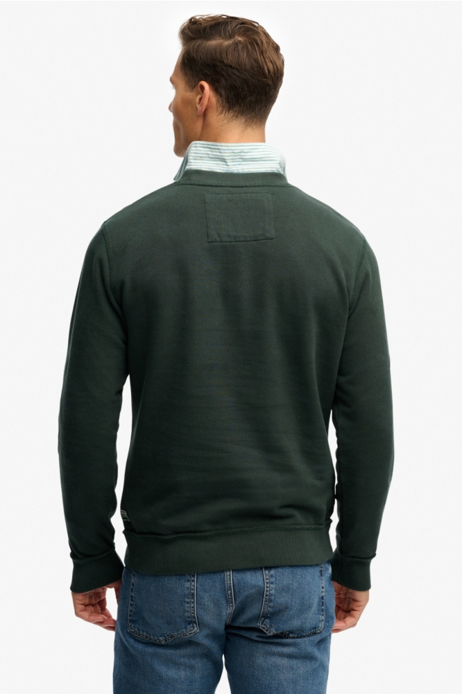 Superdry groene heren sweater | Model achteraanzicht