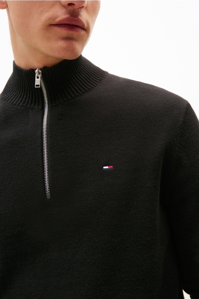 Tommy Jeans zwarte heren trui | Close up