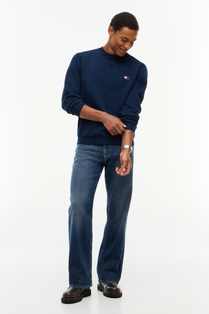 Tommy Jeans blauwe heren sweater | Model