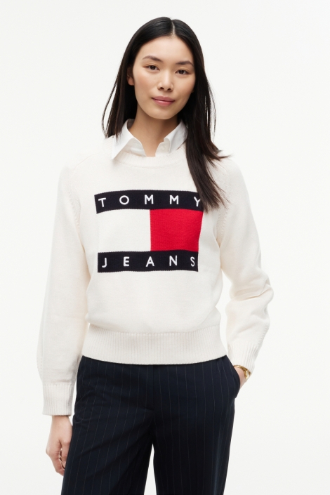 Tommy Jeans witte dames trui | Model vooraanzicht