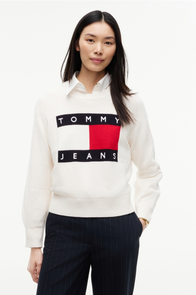 Tommy Jeans witte dames trui | Model vooraanzicht