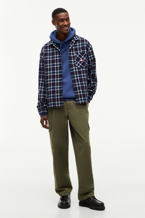 Tommy Jeans blauwe heren sweater | Model