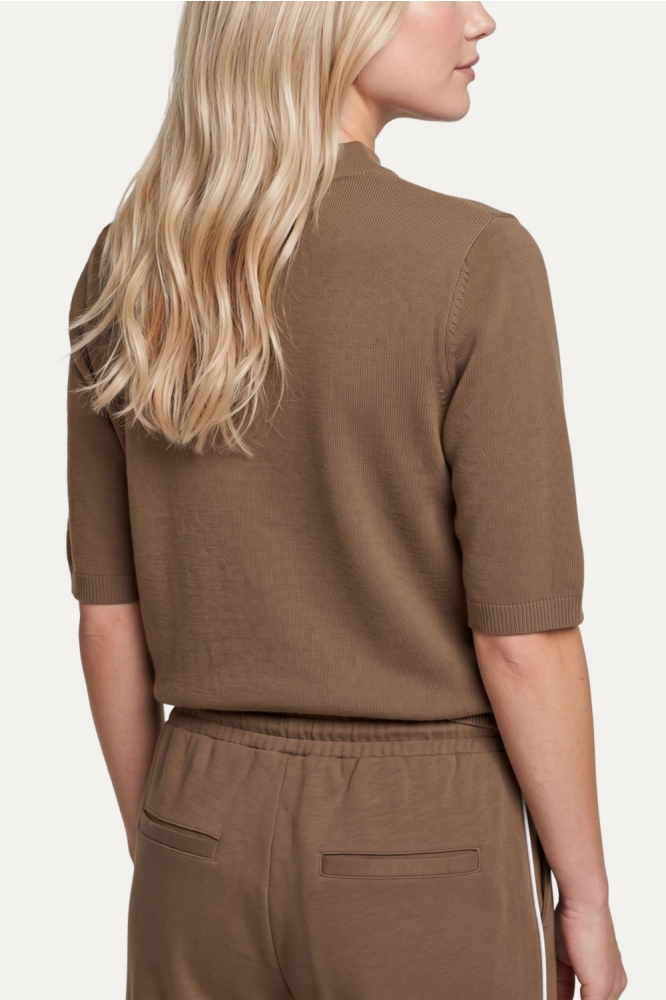 C&S The Label bruine dames trui | Model achteraanzicht