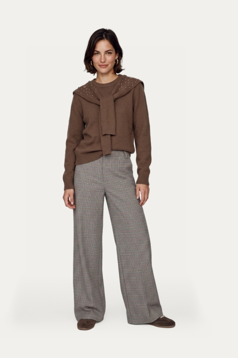C&S The Label bruine dames trui | Model