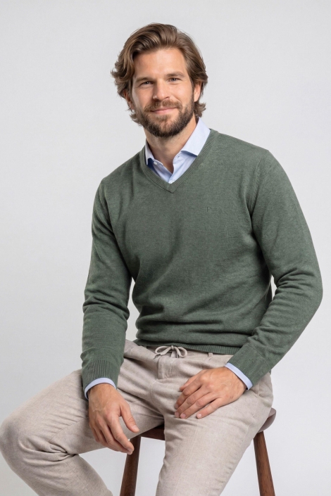 Campbell groene heren trui | Model vooraanzicht