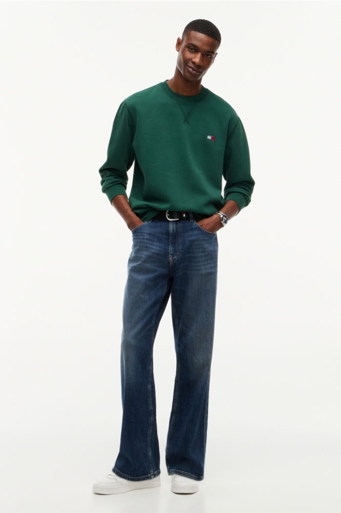 Tommy Jeans groene heren sweater | Model