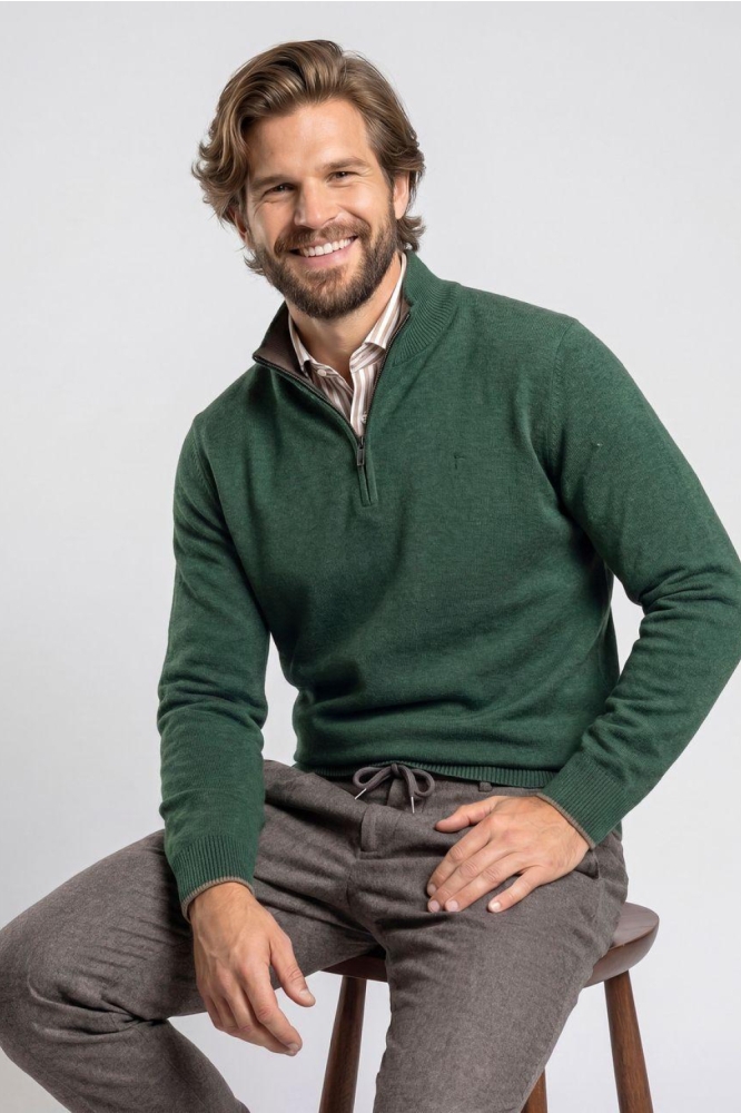 Campbell groene heren trui | Model vooraanzicht