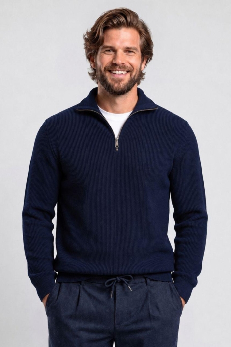 Campbell blauwe heren trui | Model vooraanzicht