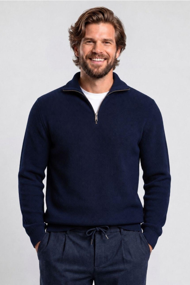 Campbell blauwe heren trui | Model vooraanzicht