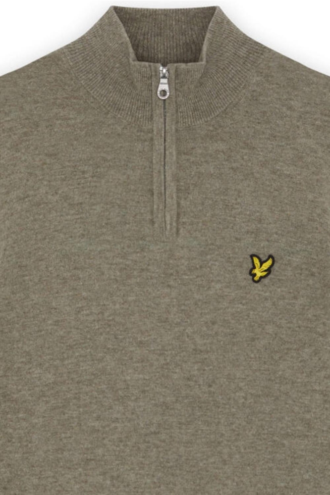 Lyle & Scott groene heren trui | Close up