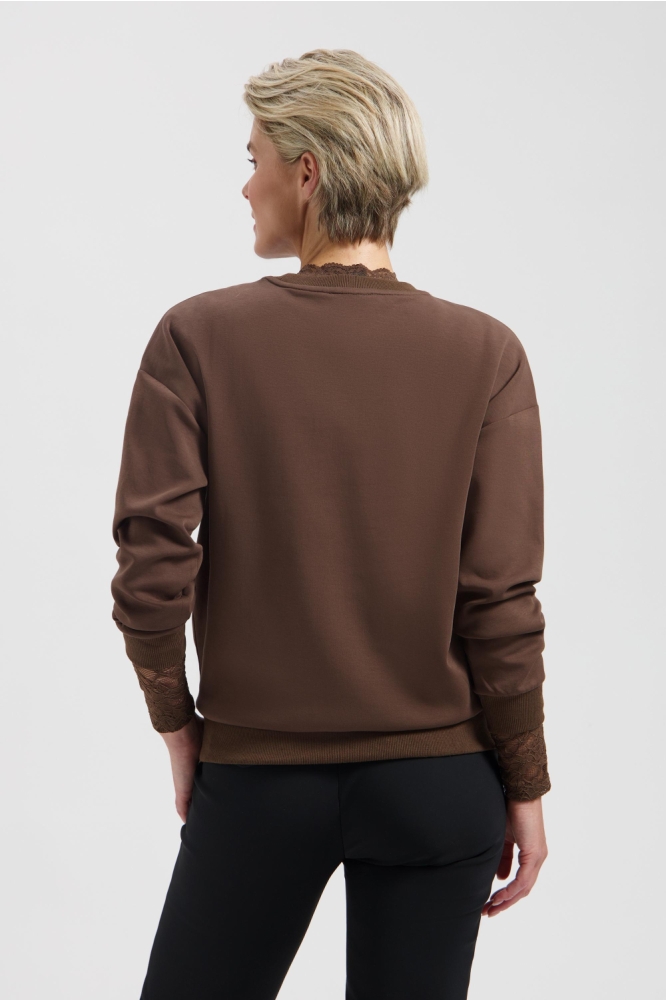 Lady Day bruine dames sweater | Model achteraanzicht