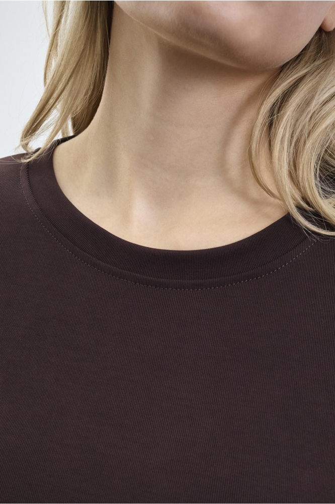 SisterS point bruine dames t-shirt | Close up