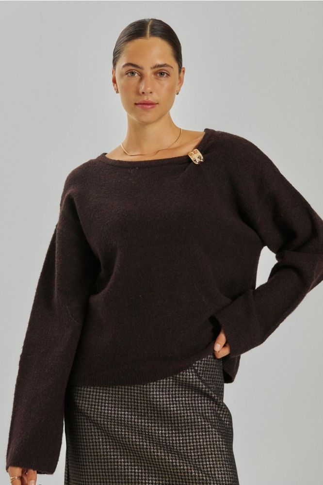 Freequent bruine dames trui | Model vooraanzicht