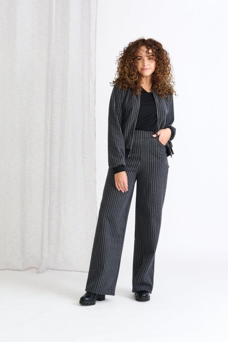 FOS Amsterdam zwarte dames blazer | Model