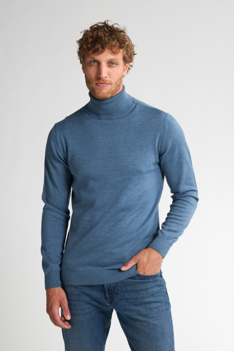 Petrol Industries blauwe heren trui | Model vooraanzicht