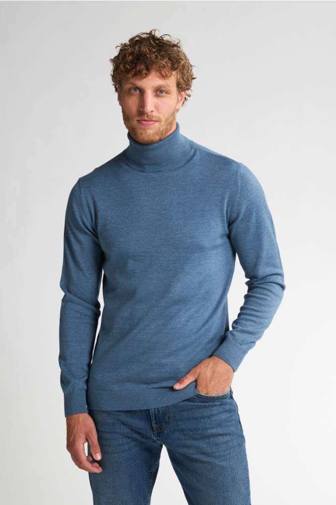 Petrol Industries blauwe heren trui | Model vooraanzicht