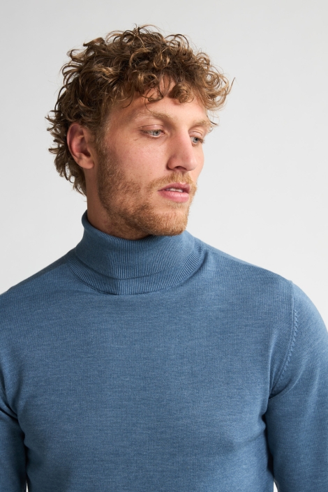 Petrol Industries blauwe heren trui | Close up