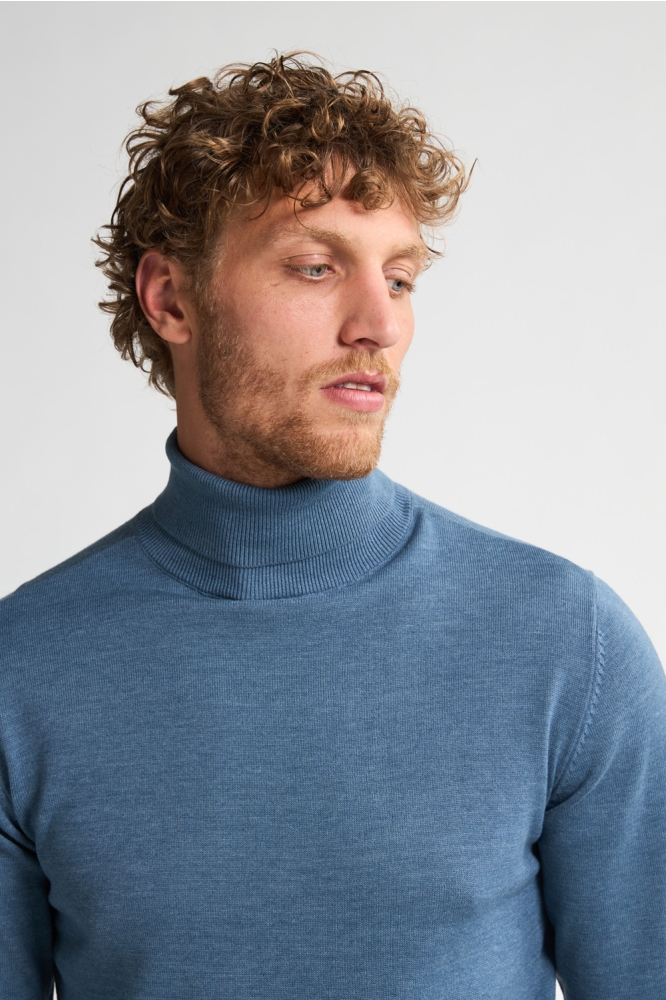 Petrol Industries blauwe heren trui | Close up