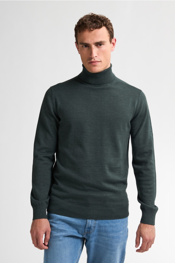 Petrol Industries groene heren trui | Model vooraanzicht