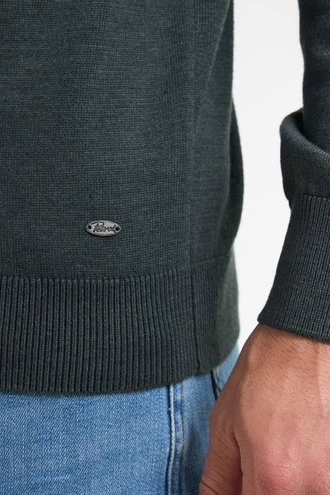 Petrol Industries groene heren trui | Close up